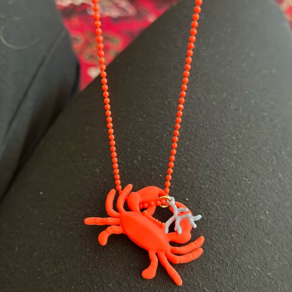 2 Necklaces - Picture 4 of 8